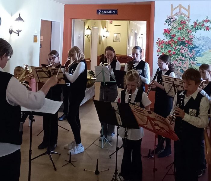 SchüBO spielt im Seniorenzentrum